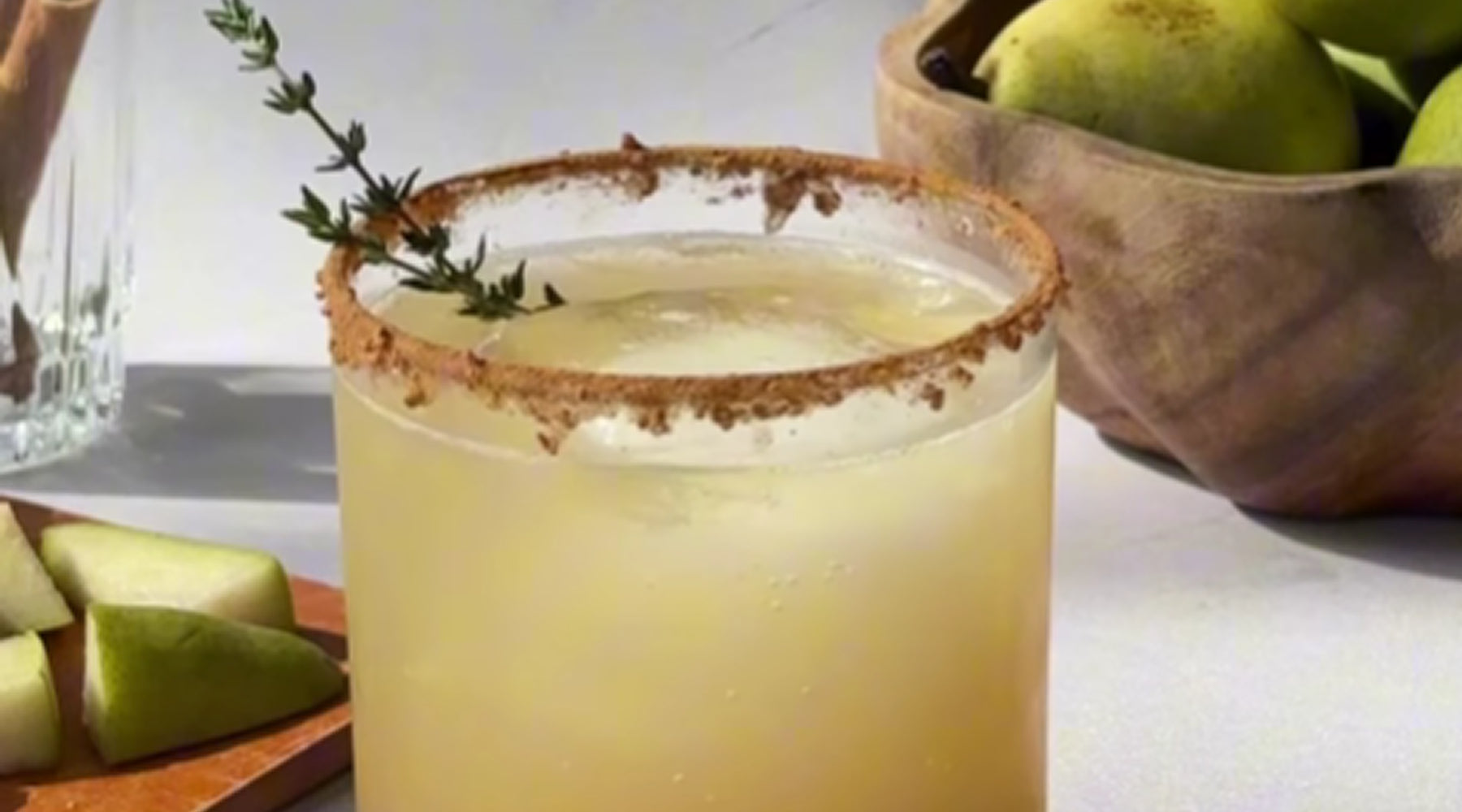 BRĒZ Pear & Thyme Mocktail Recipe