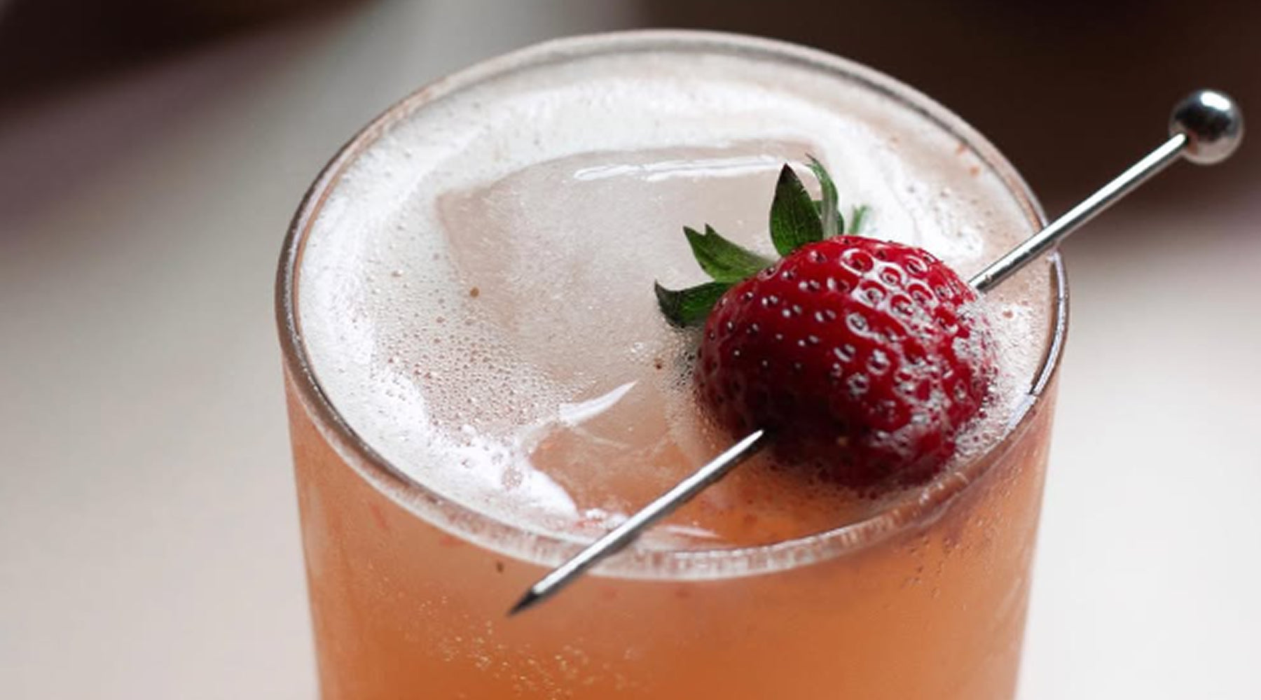 BRĒZ Strawberry Spritz Recipe | A Refreshing THC Mocktail