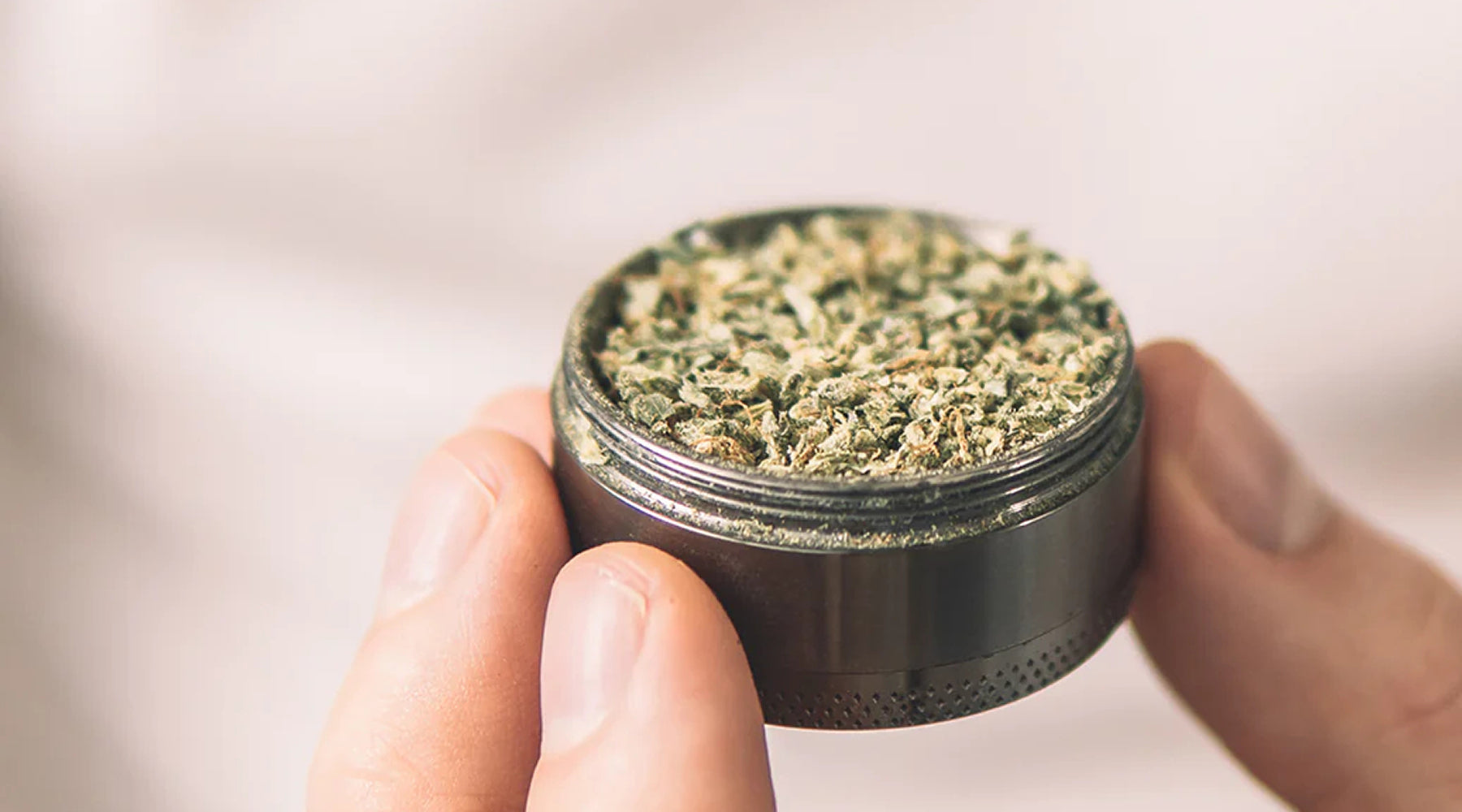 The Complete Guide to Cannabis Grinders